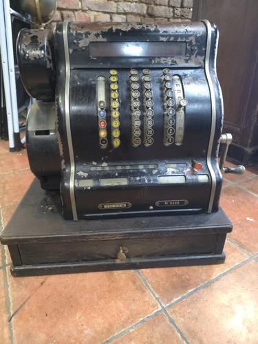 Ancienne caisse enregistreuse - ancienne,