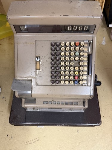 Ancienne caisse enregistreuse - ancienne,